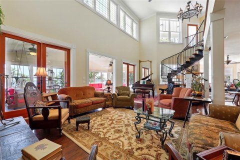 House in Melrose, Florida 5 bedrooms, 552.12 sq.m. № 1774067 - photo 12