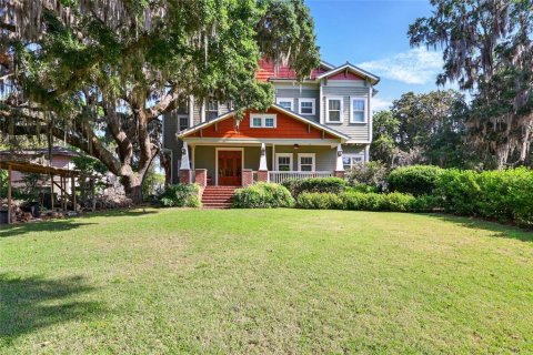 House in Melrose, Florida 5 bedrooms, 552.12 sq.m. № 1774067 - photo 1