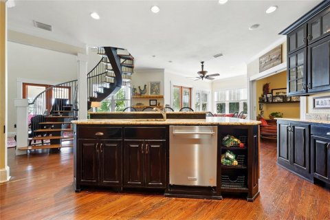 House in Melrose, Florida 5 bedrooms, 552.12 sq.m. № 1774067 - photo 17