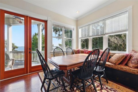 House in Melrose, Florida 5 bedrooms, 552.12 sq.m. № 1774067 - photo 23
