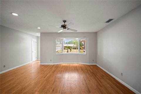 Casa en venta en Sarasota, Florida, 3 dormitorios, 138.98 m2 № 2387697 - foto 4