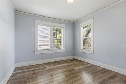 House in Tampa, Florida 4 bedrooms, 149.76 sq.m. № 2214992 - photo 16