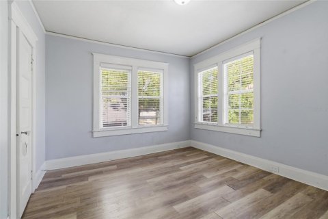 House in Tampa, Florida 4 bedrooms, 149.76 sq.m. № 2214992 - photo 17
