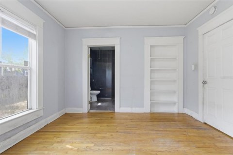 House in Tampa, Florida 4 bedrooms, 149.76 sq.m. № 2214992 - photo 10