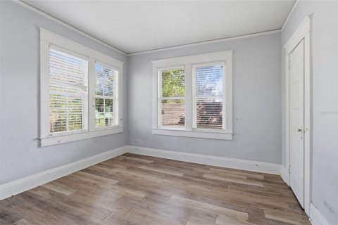 House in Tampa, Florida 4 bedrooms, 149.76 sq.m. № 2214992 - photo 18
