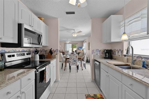 Villa ou maison à louer à The Villages, Floride: 2 chambres, 112.78 m2 № 2330889 - photo 8