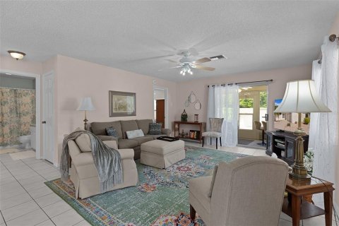 Villa ou maison à louer à The Villages, Floride: 2 chambres, 112.78 m2 № 2330889 - photo 6