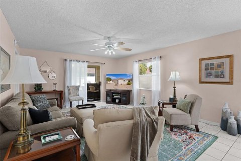 Villa ou maison à louer à The Villages, Floride: 2 chambres, 112.78 m2 № 2330889 - photo 5