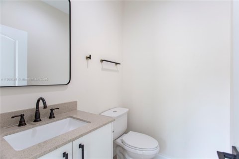 Villa ou maison à louer à Miami, Floride: 3 chambres, 120.77 m2 № 1966341 - photo 13