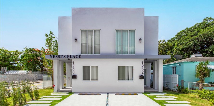 Villa ou maison à Miami, Floride 3 chambres, 120.77 m2 № 1966341
