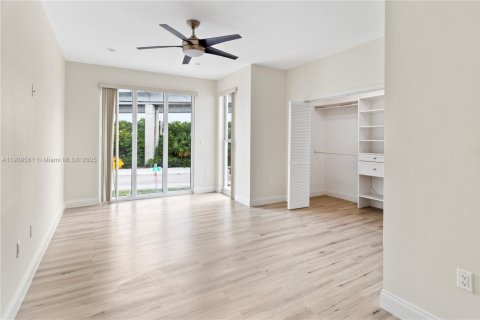Villa ou maison à louer à Miami, Floride: 3 chambres, 120.77 m2 № 1966341 - photo 7