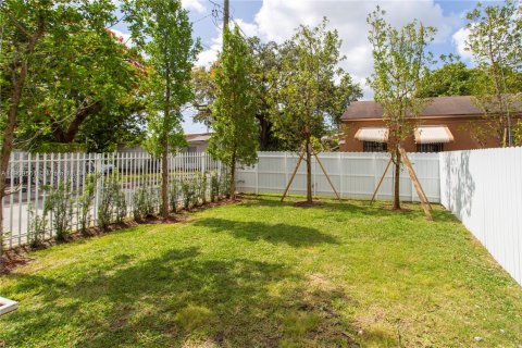 Villa ou maison à louer à Miami, Floride: 3 chambres, 120.77 m2 № 1966341 - photo 14