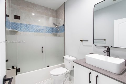 Villa ou maison à louer à Miami, Floride: 3 chambres, 120.77 m2 № 1966341 - photo 12