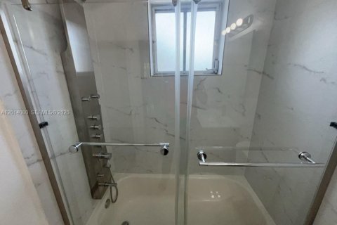 Condominio en alquiler en Hollywood, Florida, 1 dormitorio, 63.17 m2 № 2076185 - foto 6