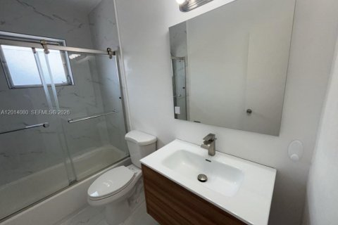 Condominio en alquiler en Hollywood, Florida, 1 dormitorio, 63.17 m2 № 2076185 - foto 5