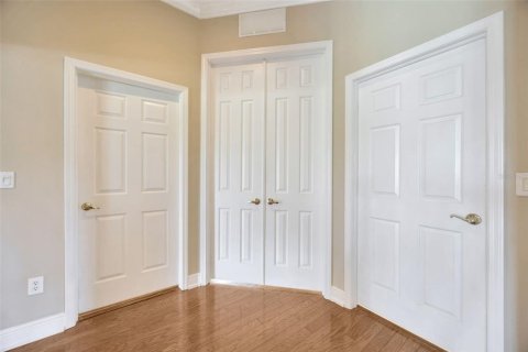 House in Land O' Lakes, Florida 5 bedrooms, 371.33 sq.m. № 1803139 - photo 13