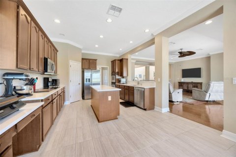 House in Land O' Lakes, Florida 5 bedrooms, 371.33 sq.m. № 1803139 - photo 8
