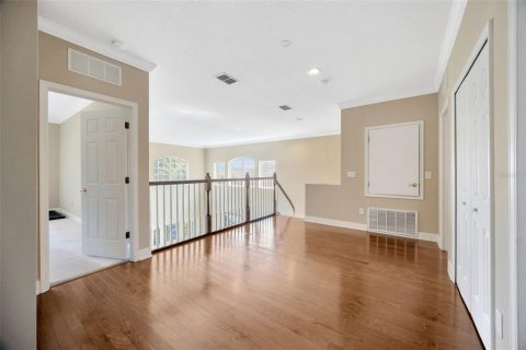 House in Land O' Lakes, Florida 5 bedrooms, 371.33 sq.m. № 1803139 - photo 23