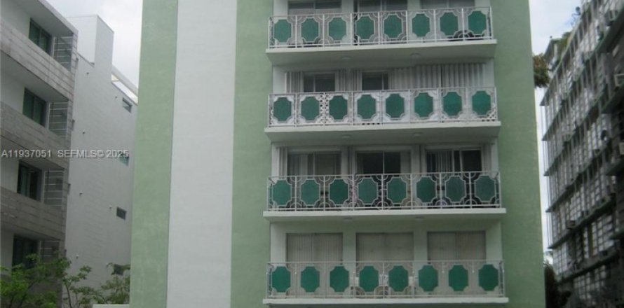 Condo in Miami Beach, Florida, 1 bedroom  № 1994902