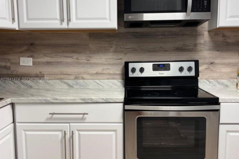 Купить кондоминиум в Майами, Флорида 2 спальни, 122.17м2, № 1998616 - фото 6