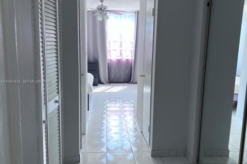 Купить кондоминиум в Майами, Флорида 2 спальни, 122.17м2, № 1998616 - фото 30