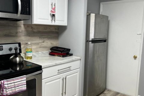 Купить кондоминиум в Майами, Флорида 2 спальни, 122.17м2, № 1998616 - фото 7