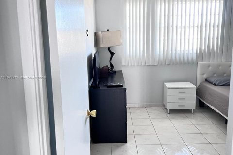 Купить кондоминиум в Майами, Флорида 2 спальни, 122.17м2, № 1998616 - фото 20