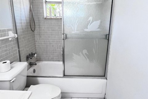 Купить кондоминиум в Майами, Флорида 2 спальни, 122.17м2, № 1998616 - фото 27