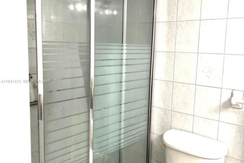 Купить кондоминиум в Майами, Флорида 2 спальни, 122.17м2, № 1998616 - фото 28