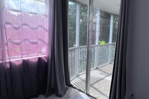 Купить кондоминиум в Майами, Флорида 2 спальни, 122.17м2, № 1998616 - фото 17