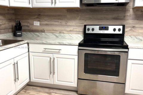 Купить кондоминиум в Майами, Флорида 2 спальни, 122.17м2, № 1998616 - фото 8