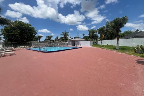 Villa ou maison à louer à Florida City, Floride: 3 chambres, 102.1 m2 № 2270228 - photo 4