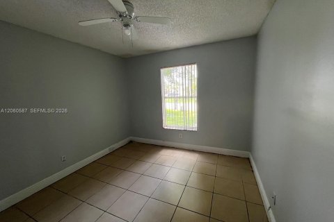 Villa ou maison à louer à Florida City, Floride: 3 chambres, 102.1 m2 № 2270228 - photo 20