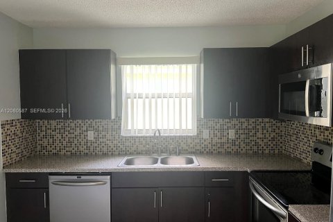 Villa ou maison à louer à Florida City, Floride: 3 chambres, 102.1 m2 № 2270228 - photo 5