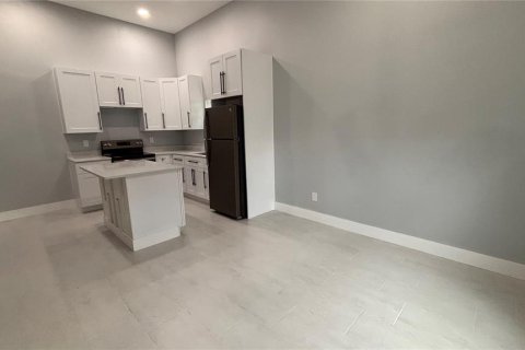 House in Orlando, Florida 1 bedroom, 46.45 sq.m. № 2115500 - photo 5