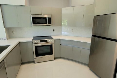 Villa ou maison à louer à Miami, Floride: 3 chambres, 123.75 m2 № 2089443 - photo 7