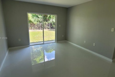 Villa ou maison à louer à Miami, Floride: 3 chambres, 123.75 m2 № 2089443 - photo 9