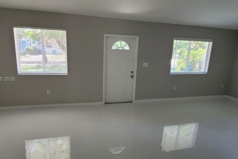 Villa ou maison à louer à Miami, Floride: 3 chambres, 123.75 m2 № 2089443 - photo 4