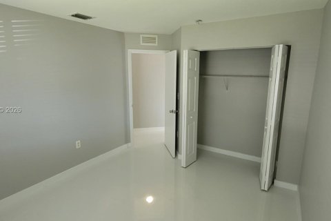 Villa ou maison à louer à Miami, Floride: 3 chambres, 123.75 m2 № 2089443 - photo 12
