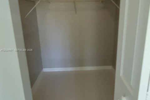 Villa ou maison à louer à Miami, Floride: 3 chambres, 123.75 m2 № 2089443 - photo 18
