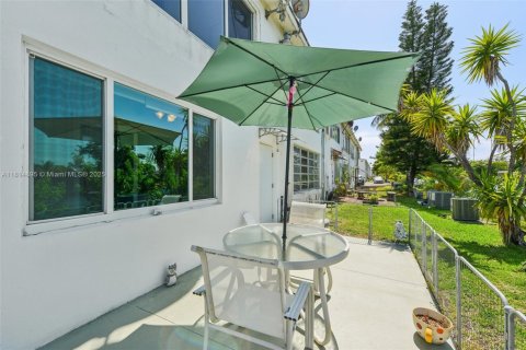 Condominio en venta en Miami Gardens, Florida, 1 dormitorio, 66.43 m2 № 1766364 - foto 16