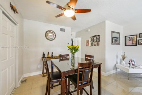 Condominio en venta en Miami Gardens, Florida, 1 dormitorio, 66.43 m2 № 1766364 - foto 11