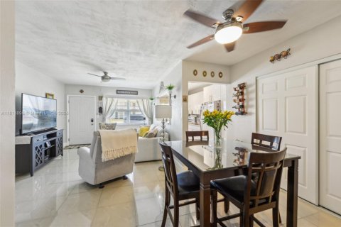 Condominio en venta en Miami Gardens, Florida, 1 dormitorio, 66.43 m2 № 1766364 - foto 4