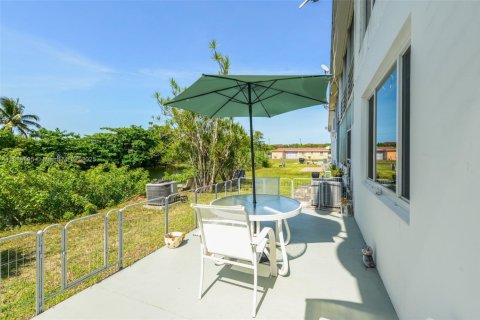 Condominio en venta en Miami Gardens, Florida, 1 dormitorio, 66.43 m2 № 1766364 - foto 13