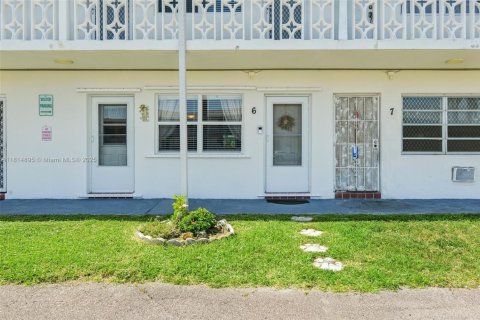 Condominio en venta en Miami Gardens, Florida, 1 dormitorio, 66.43 m2 № 1766364 - foto 20