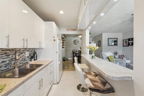 Condominio en venta en Miami Gardens, Florida, 1 dormitorio, 66.43 m2 № 1766364 - foto 7