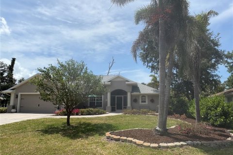House in Englewood, Florida 3 bedrooms, 186.27 sq.m. № 1721108 - photo 3