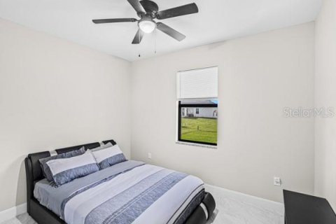 House in Lehigh Acres, Florida 3 bedrooms, 124.86 sq.m. № 2410122 - photo 16