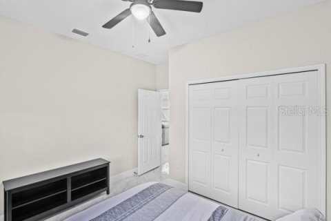 House in Lehigh Acres, Florida 3 bedrooms, 124.86 sq.m. № 2410122 - photo 17
