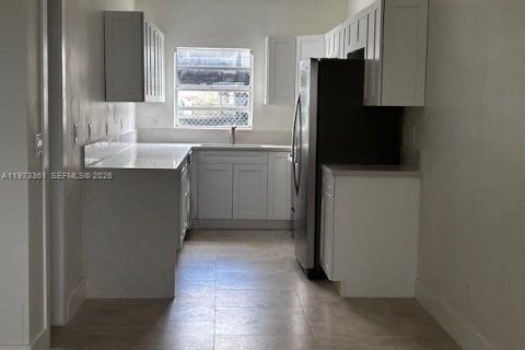 Copropriété à vendre à Hollywood, Floride: 2 chambres, 99.87 m2 № 2033964 - photo 2